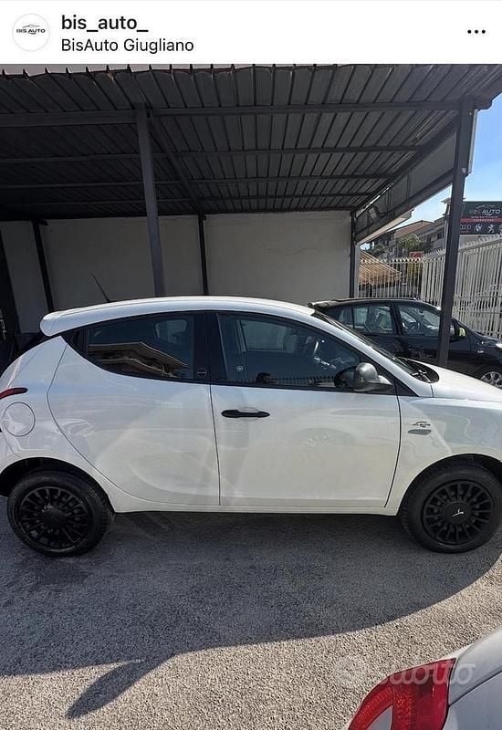 Usata Lancia Ypsilon 86 CV (63 kW) 2021 Bianco Utilitaria