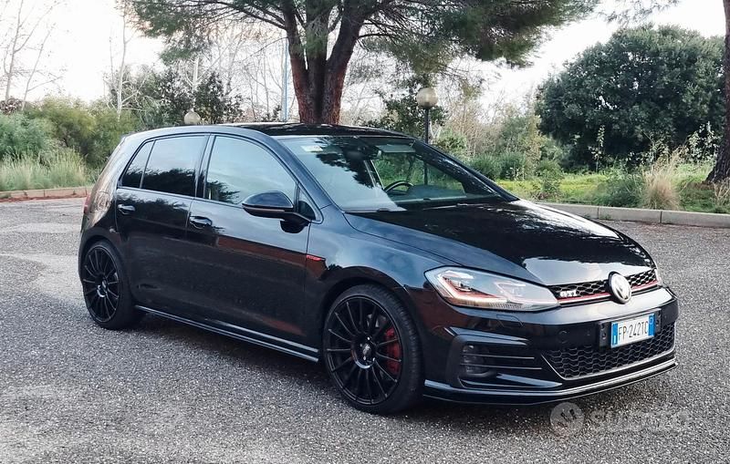 Usata 2017 VW Golf GTI Tre volumi | 22.000 € - Immagine 1/4