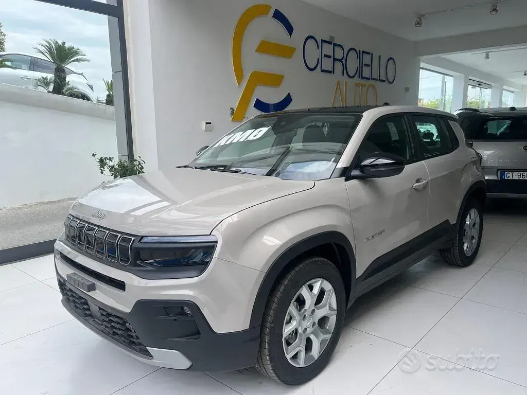 Nuova Jeep Avenger 101 CV (74 kW) 2026 Grigio SUV