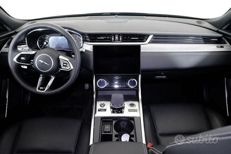 Usata Jaguar XF R-Dynamic 204 CV (150 kW) 2023 Blu Berlina