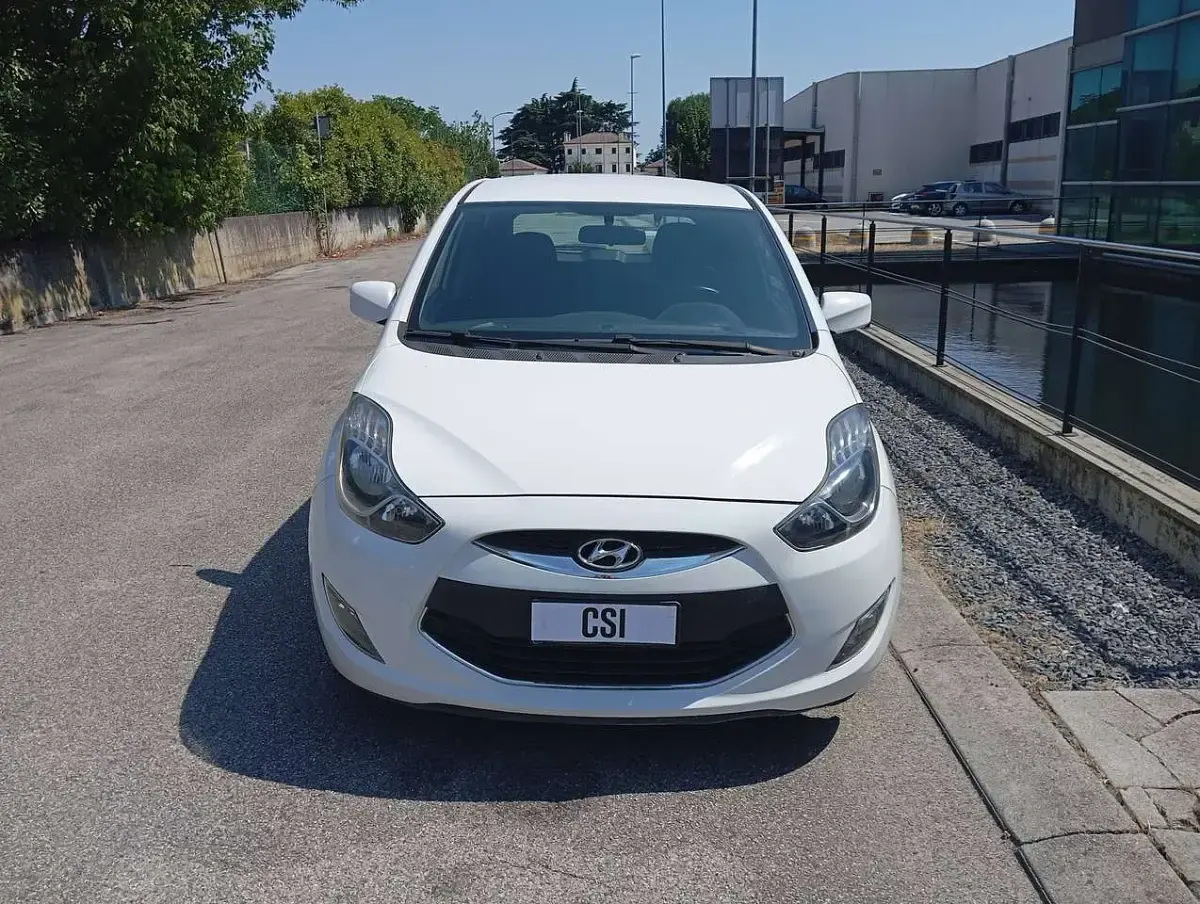 Usata Hyundai ix20 90 CV (66 kW) 2015 Bianco Utilitaria