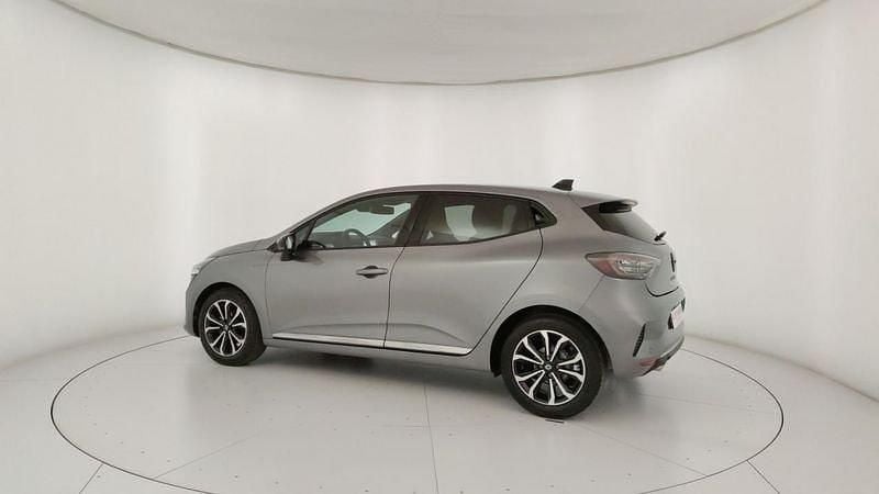 Usata Renault Clio V Techno 91 CV (66 kW) 2024 Grigio Utilitaria