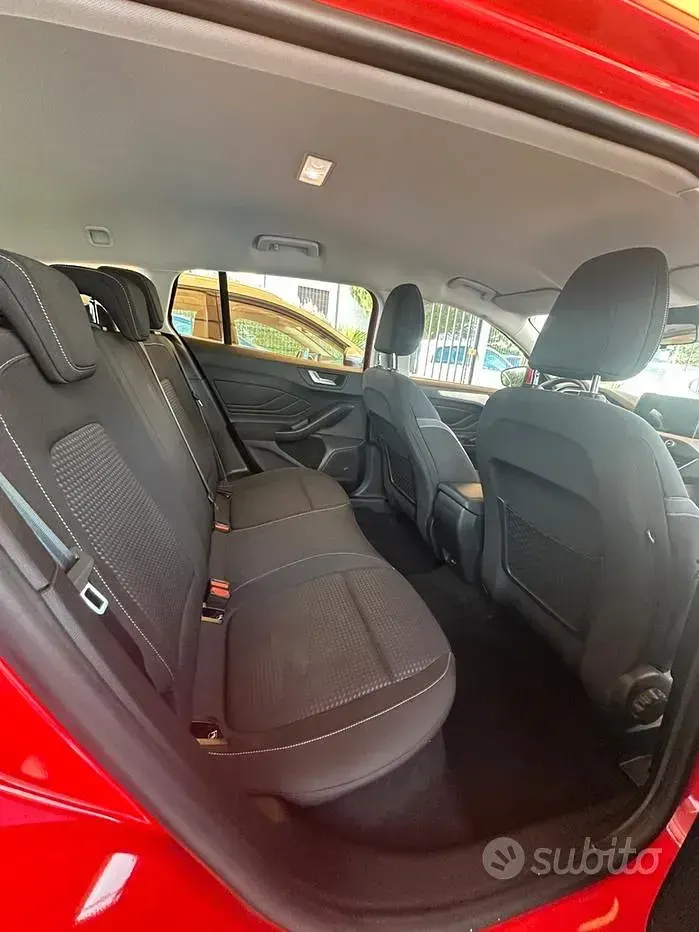 Usata Ford Focus 95 CV (69 kW) 2020 Rosso Station wagon