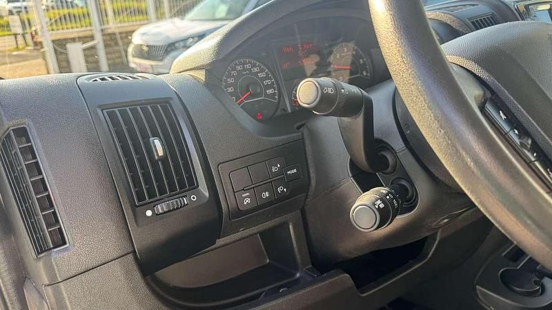 Usata Citroën Jumper 120 CV (88 kW) 2023 Bianco Monovolume