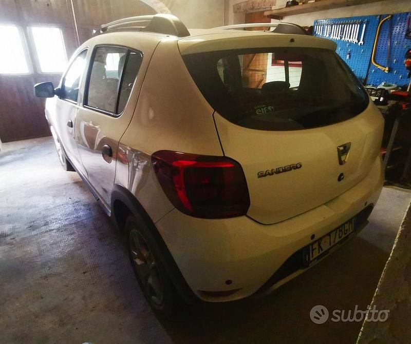 Usata Dacia Sandero Stepway 90 CV (66 kW) 2017 Bianco Berlina