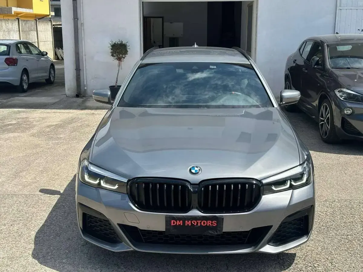 Usata BMW 530 M Sport 249 CV (183 kW) 2023 Grigio Station wagon