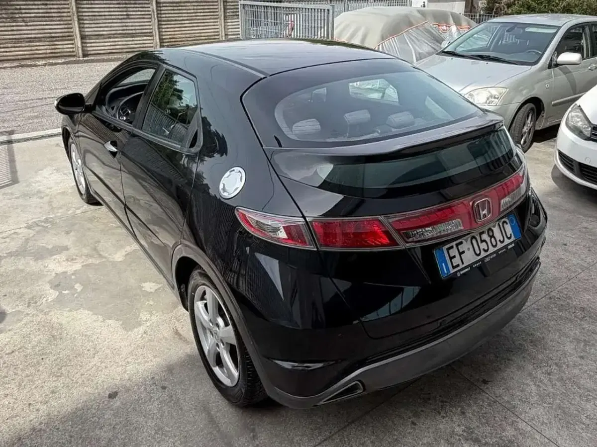 Usata Honda Civic Elegance 99 CV (72 kW) 2010 Nero Berlina
