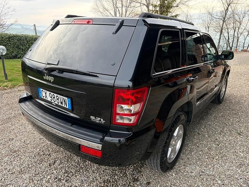 Usata Jeep Grand Cherokee 326 CV (239 kW) 2005 Nero SUV