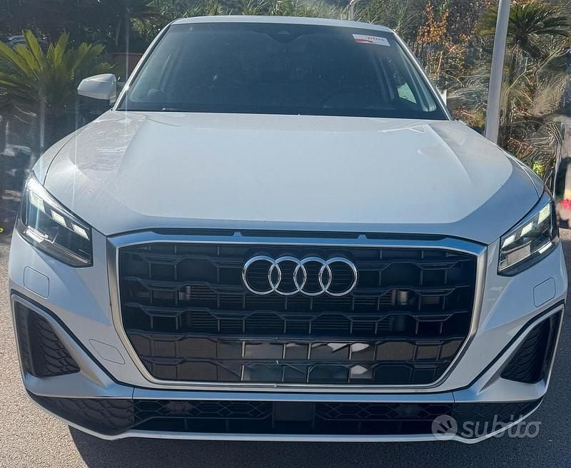 Bianco Usata 2024 Audi Q2 S-Line SUV | 34.900 € (Buon prezzo) - Immagine 1/4