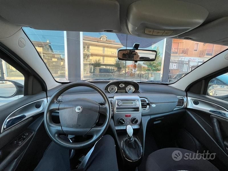 Usata 2007 Lancia Ypsilon Due volumi | 2700 € (Ottimo prezzo) - Immagine 1/4