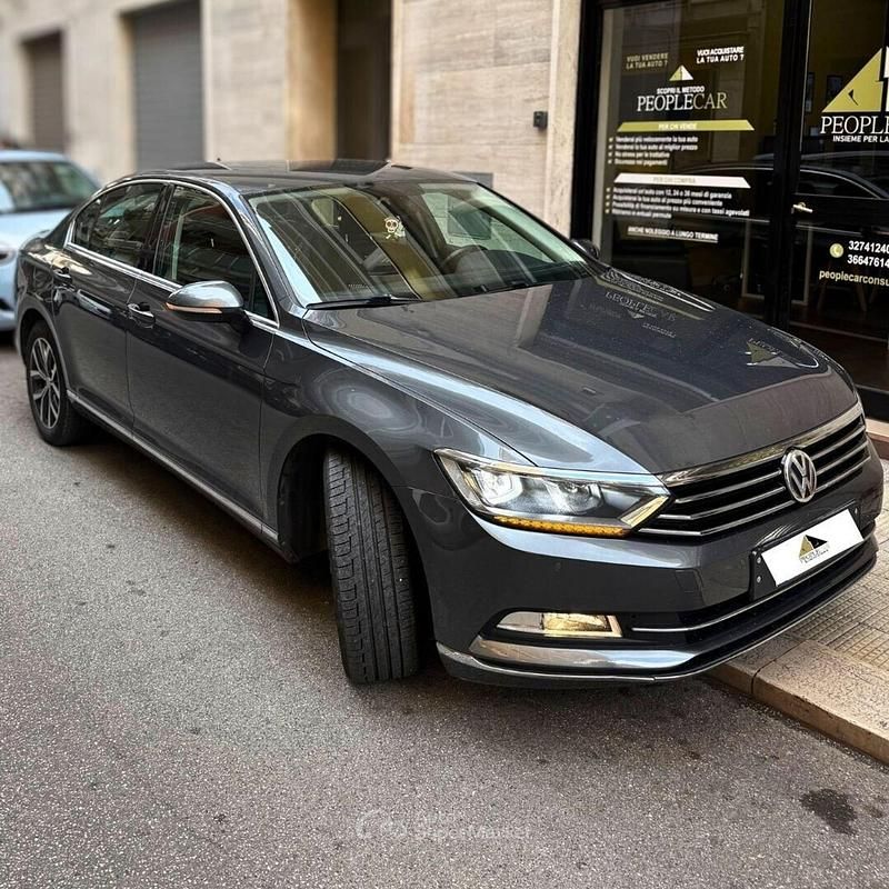 Grigio Usata 2016 VW Passat Business Berlina | 13.850 € (Buon prezzo) - Immagine 1/4
