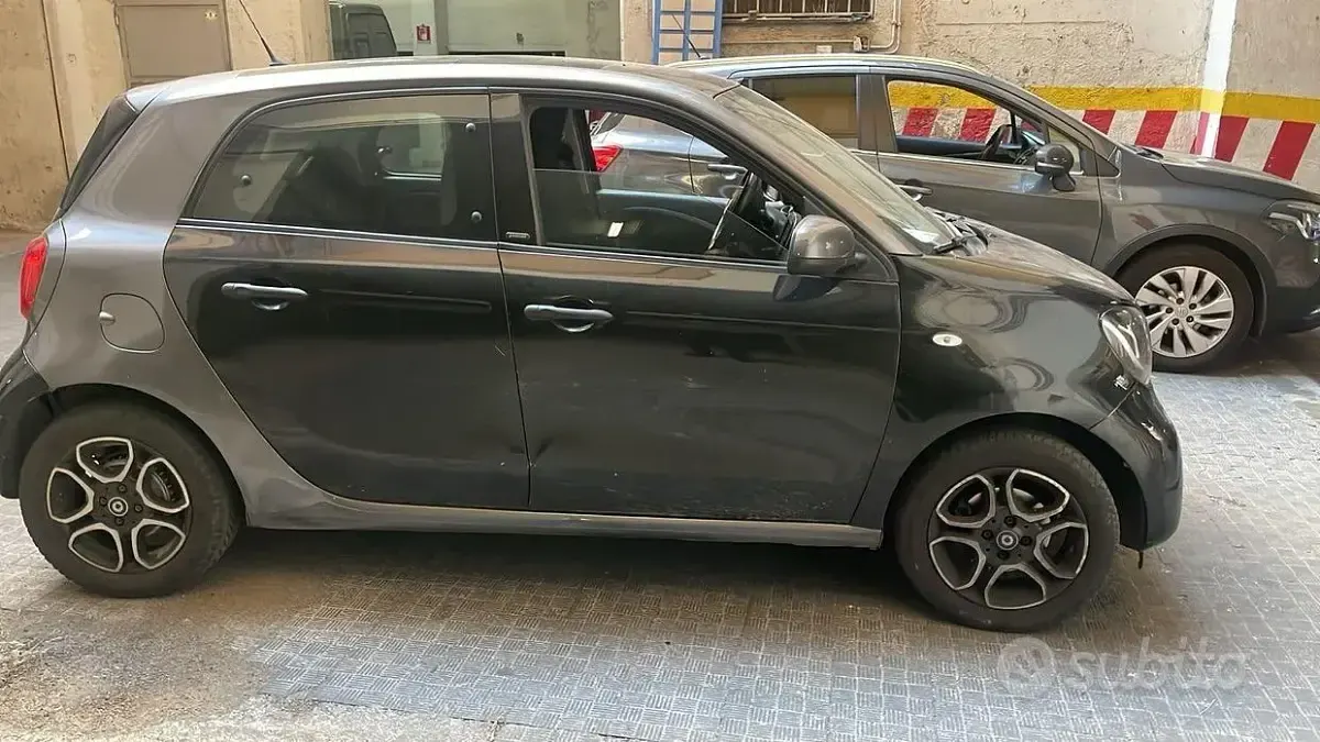 Usata Smart ForFour Passion 90 CV (66 kW) 2018 Nero Utilitaria