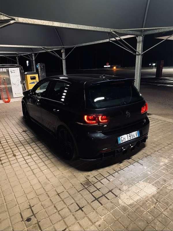 Usata VW Golf VI R 272 CV (200 kW) 2010 Utilitaria