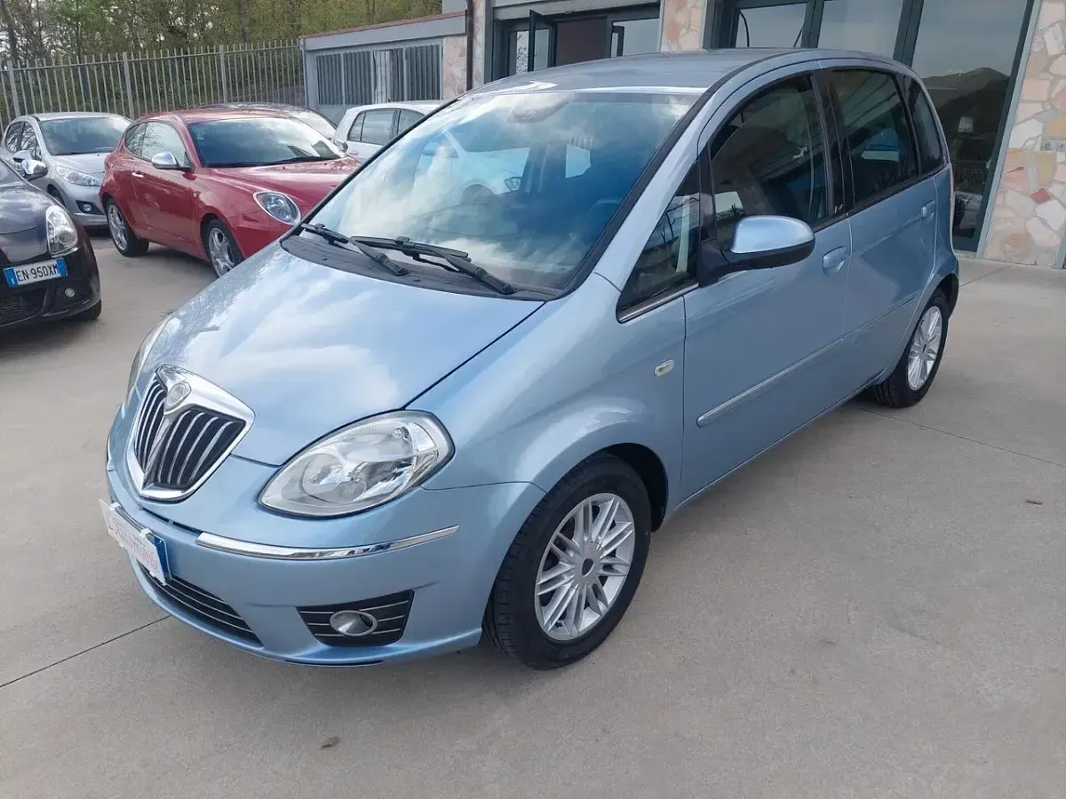 Usata Lancia Musa Gold 95 CV (69 kW) 2011 Blu Monovolume