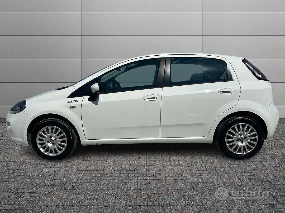 Usata Fiat Punto Street 69 CV (50 kW) 2014 Bianco Utilitaria