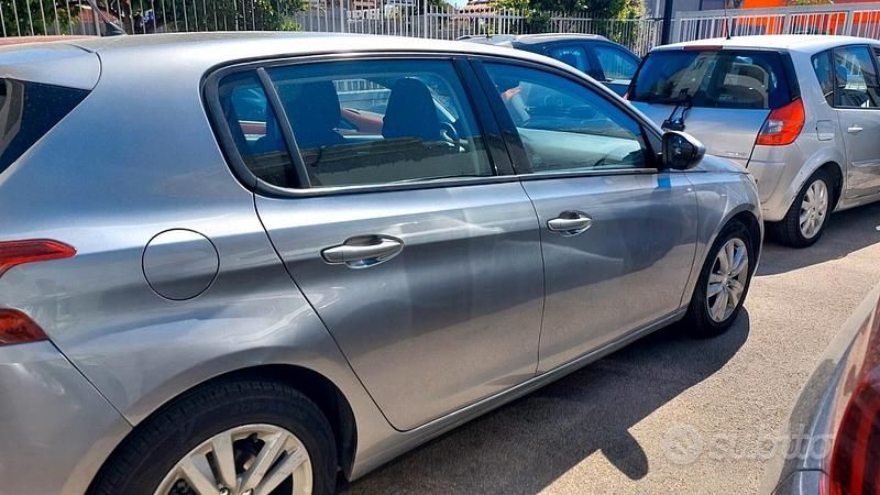 Usata Peugeot 308 92 CV (67 kW) 2015 Grigio Berlina