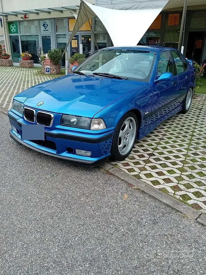 Usata BMW M3 321 CV (236 kW) 2023 Bluazzurro Berlina