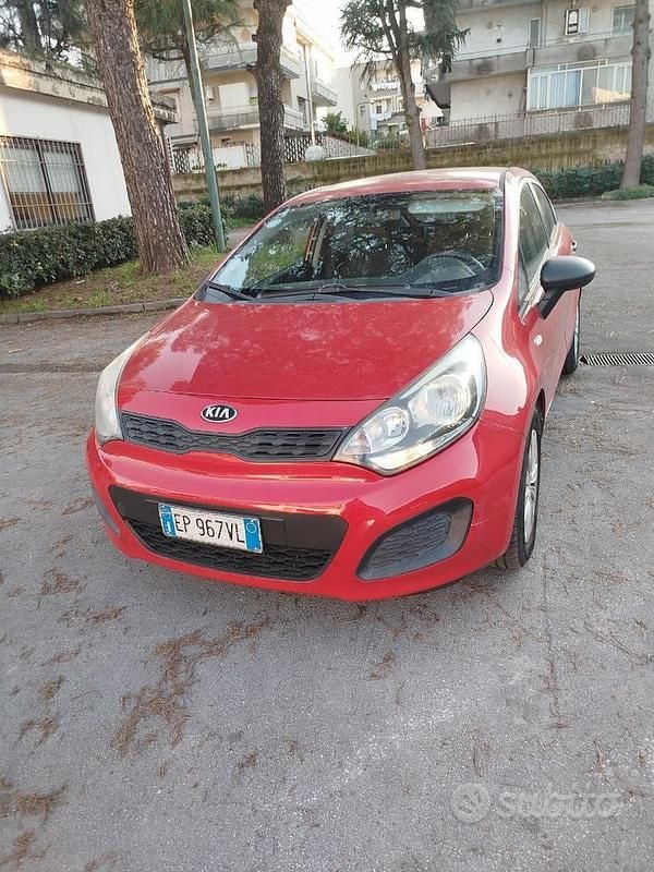 Usata Kia Rio 2011 Rosso Berlina