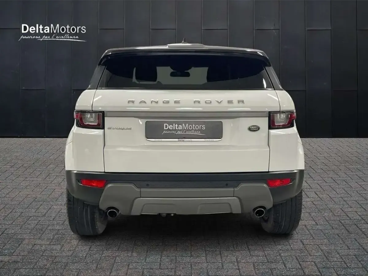 Usata Land Rover Range Rover evoque SE Dynamic 150 CV (110 kW) 2017 Bianco polare SUV