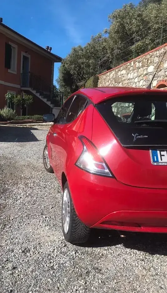 Usata Lancia Ypsilon 69 CV (50 kW) 2016 Utilitaria