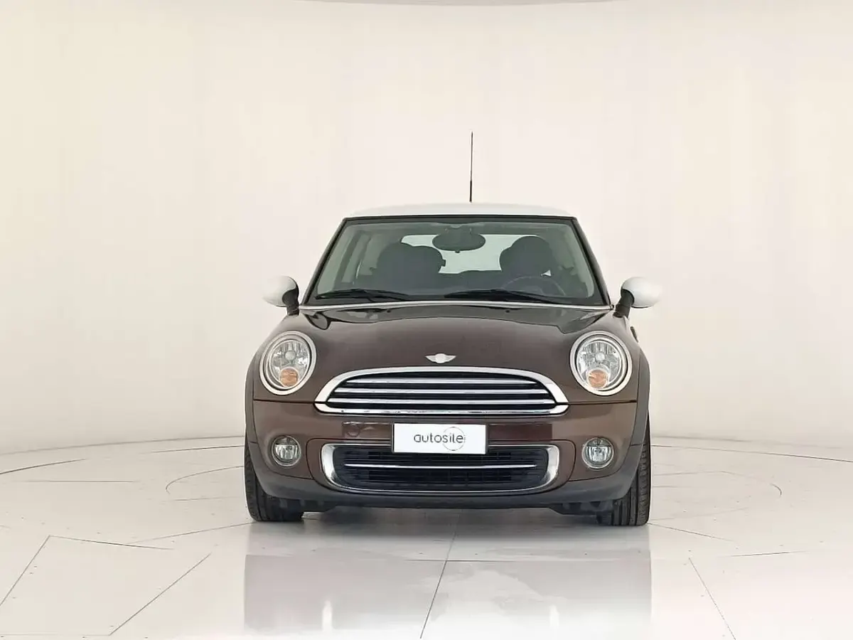 Usata Mini Cooper 122 CV (89 kW) 2011 Marrone Utilitaria