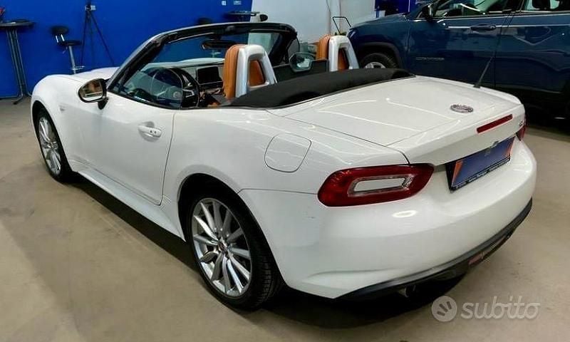 Usata Fiat 124 Spider Lusso 140 CV (102 kW) 2018 Bianco Cabrio
