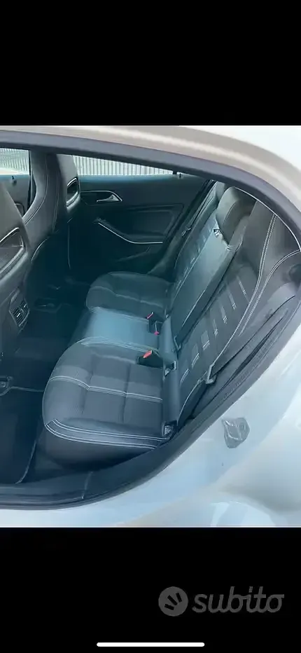 Usata Mercedes GLA200 136 CV (100 kW) 2017 Bianco SUV