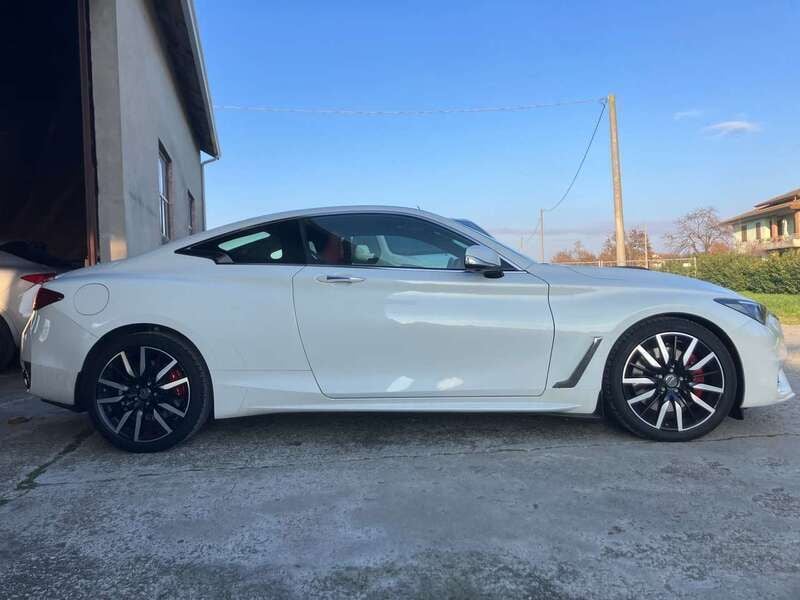 Usata Infiniti Q60 Sport Tech 405 CV (297 kW) 2017 Bianco perla Coupé