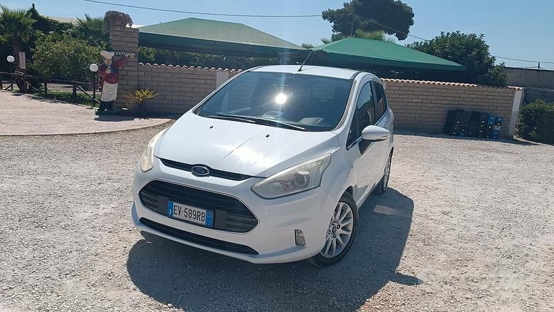 Usata Ford B-MAX 100 CV (73 kW) 2014 Bianco Monovolume