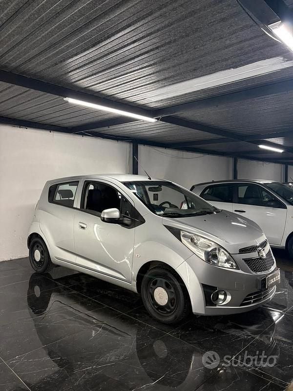 Grigio Usata 2013 Chevrolet Spark LS Due volumi | 2990 € (Buon prezzo) - Immagine 1/4