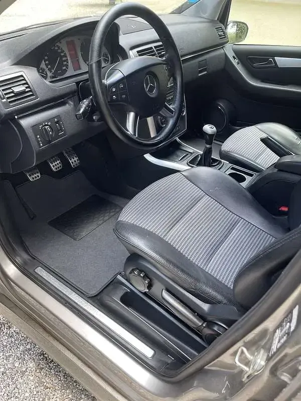 Usata Mercedes B180 109 CV (80 kW) 2007 Monovolume