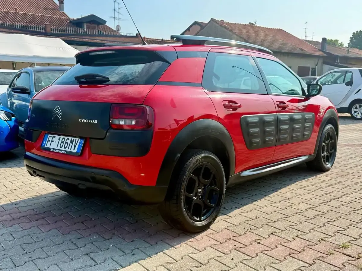 Usata Citroën C4 Shine 82 CV (60 kW) 2016 Rosso SUV