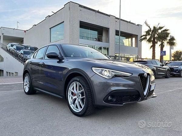 Usata Alfa Romeo Stelvio 190 CV (139 kW) 2021 Grigio SUV