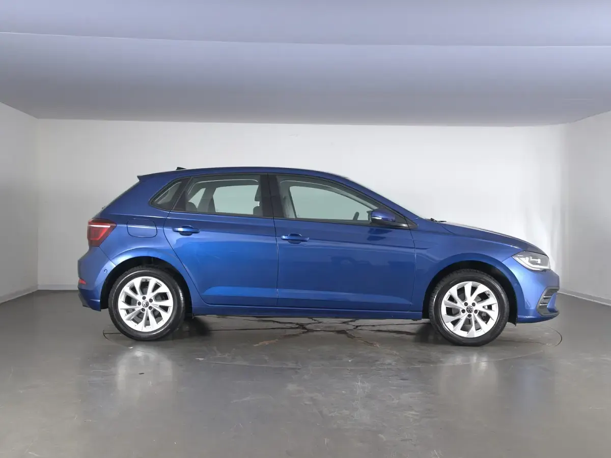 Usata VW Polo Style 95 CV (69 kW) 2025 Reef blue metallizzato Utilitaria