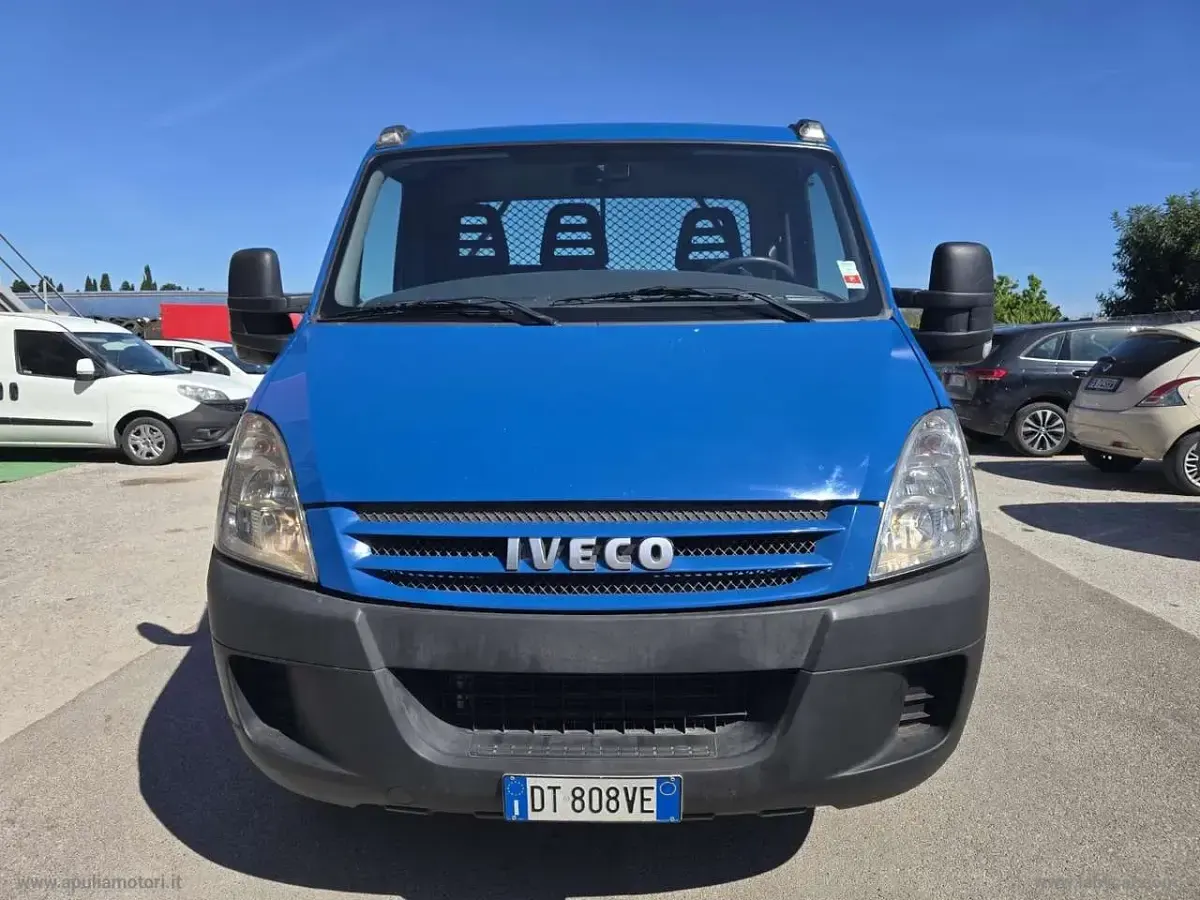 Usata Iveco Daily 145 CV (106 kW) 2009 Blu/azzurro Furgone