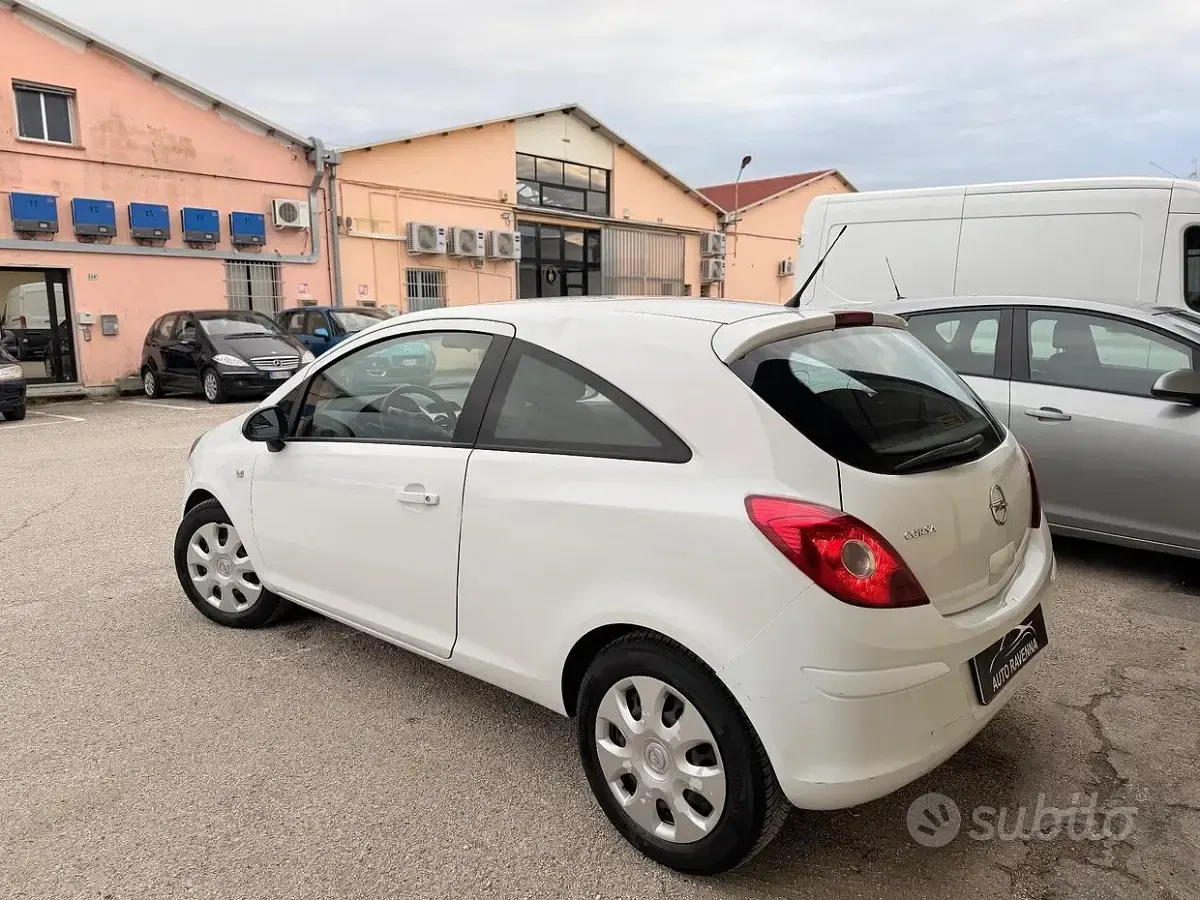 Usado Opel Corsa 86 HP (63 kW) 2012 Branco Citadino