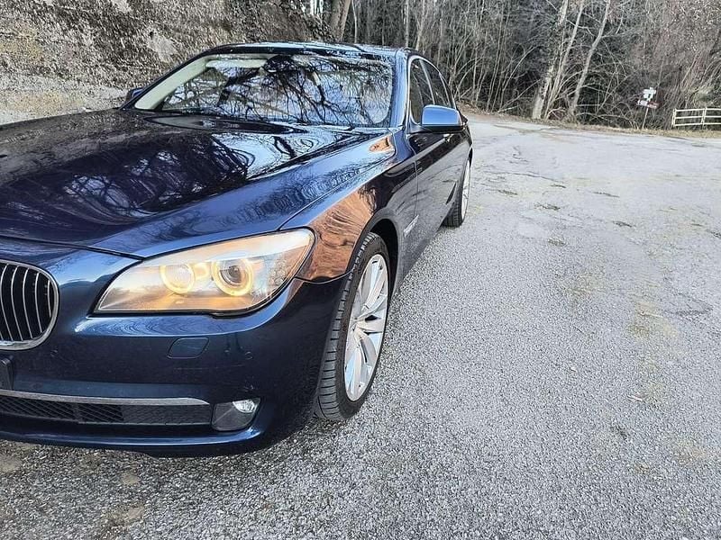 Usata BMW 750 408 CV (300 kW) 2010 Berlina