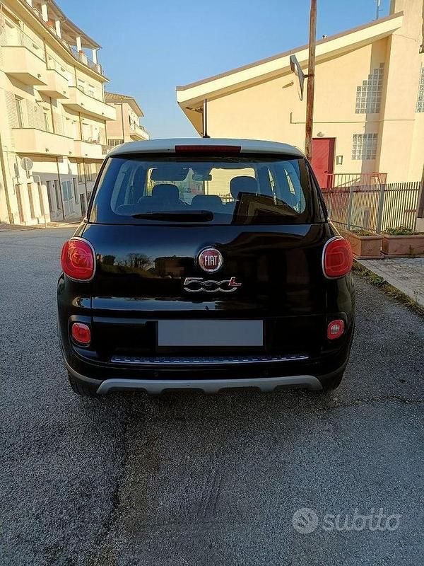 Begagnad Fiat 500L Trekking 120 HK (88 kW) 2019 Svart Minibuss