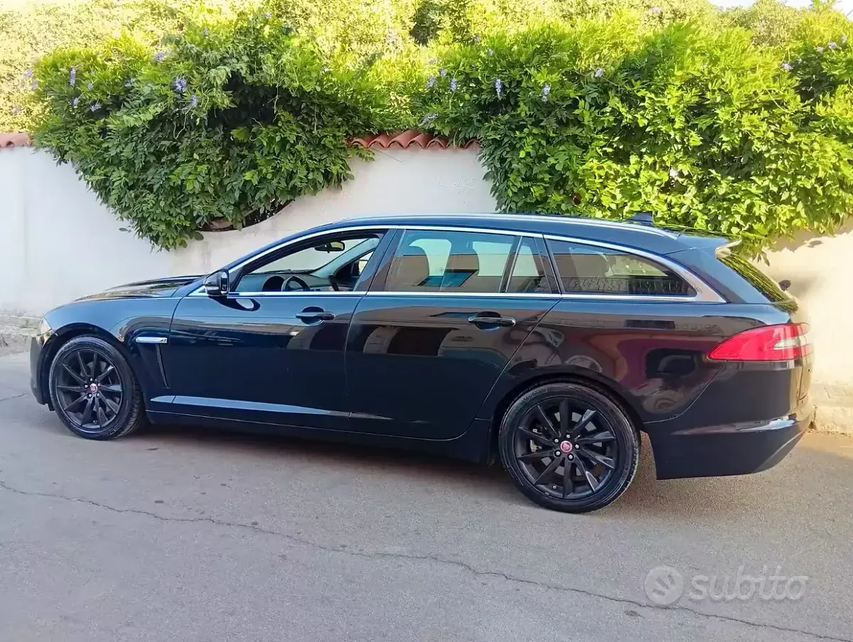 Usata Jaguar XF Sportbrake 163 CV (119 kW) 2015 Nero Station wagon