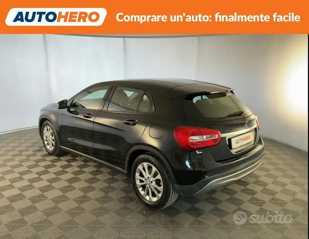 Usata Mercedes GLA180 Executive 109 CV (80 kW) 2015 Nero SUV