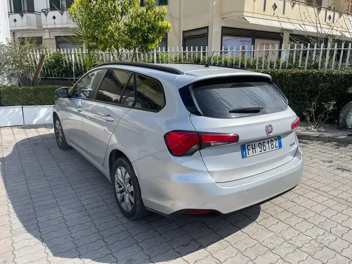 Usata Fiat Tipo 120 CV (88 kW) 2017 Grigio Station wagon