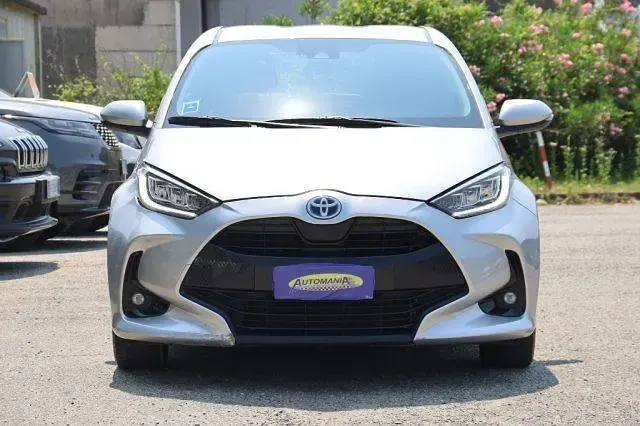 Usata Toyota Yaris Trend 92 CV (67 kW) 2023 Argento Utilitaria