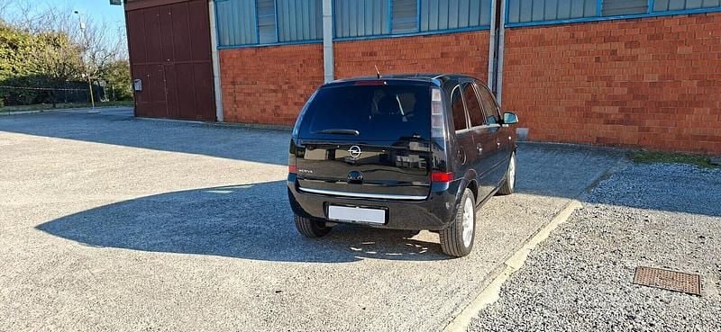 Usata Opel Meriva Enjoy 90 CV (66 kW) 2010 Nero Monovolume