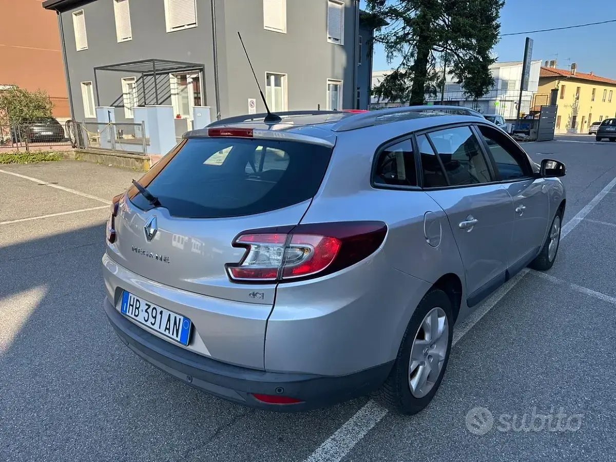 Usata Renault Mégane GrandTour 110 CV (80 kW) 2013 Grigio Station wagon