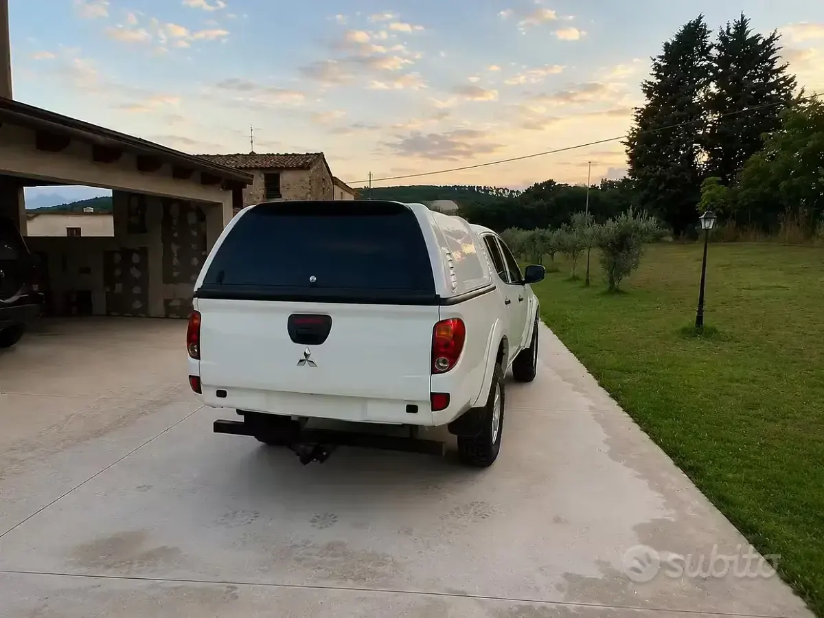 Usata Mitsubishi L200 Top 136 CV (100 kW) 2013 Bianco Pick-up