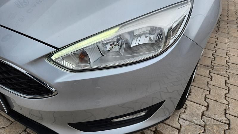 Begagnad Ford Focus 120 HK (88 kW) 2016 Grå Kombi