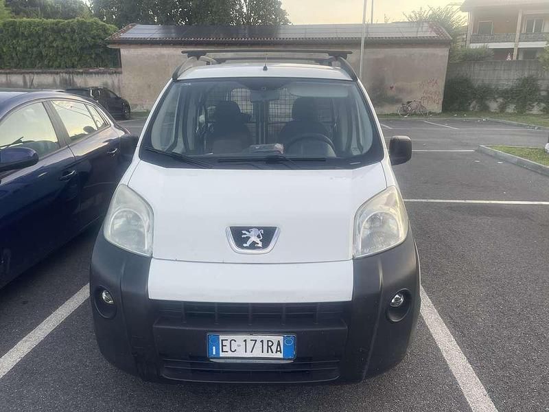 Usata 2010 Peugeot TePee Premium Furgone | 3700 € (Buon prezzo) - Immagine 1/4