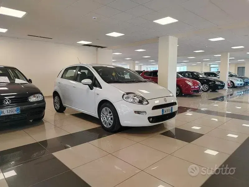 Usado Fiat Punto Street 75 CV (55 kW) 2014 Blanco Utilitario