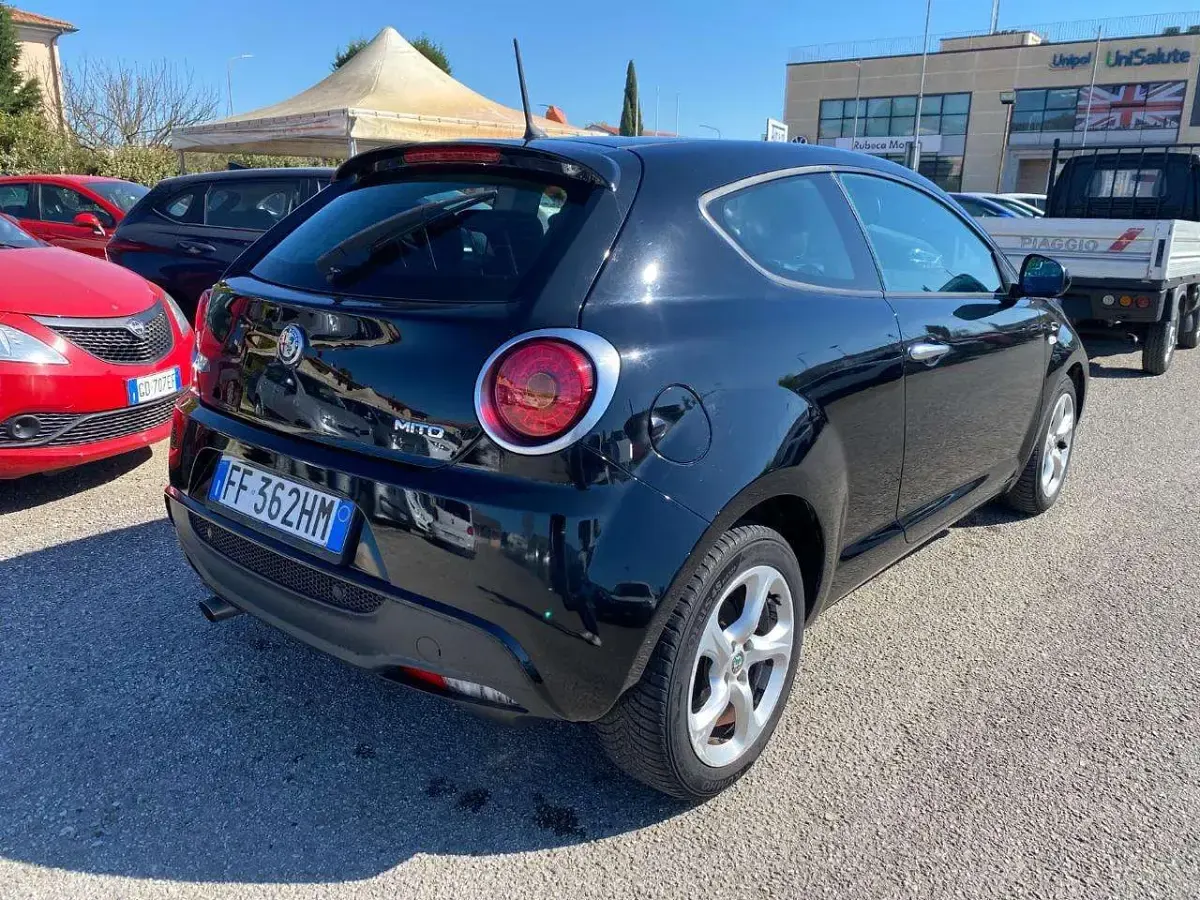 Usata Alfa Romeo MiTo Super 95 CV (69 kW) 2016 Nero Utilitaria