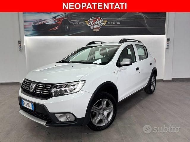 Usata Dacia Sandero Stepway 90 CV (66 kW) 2017 Bianco Berlina